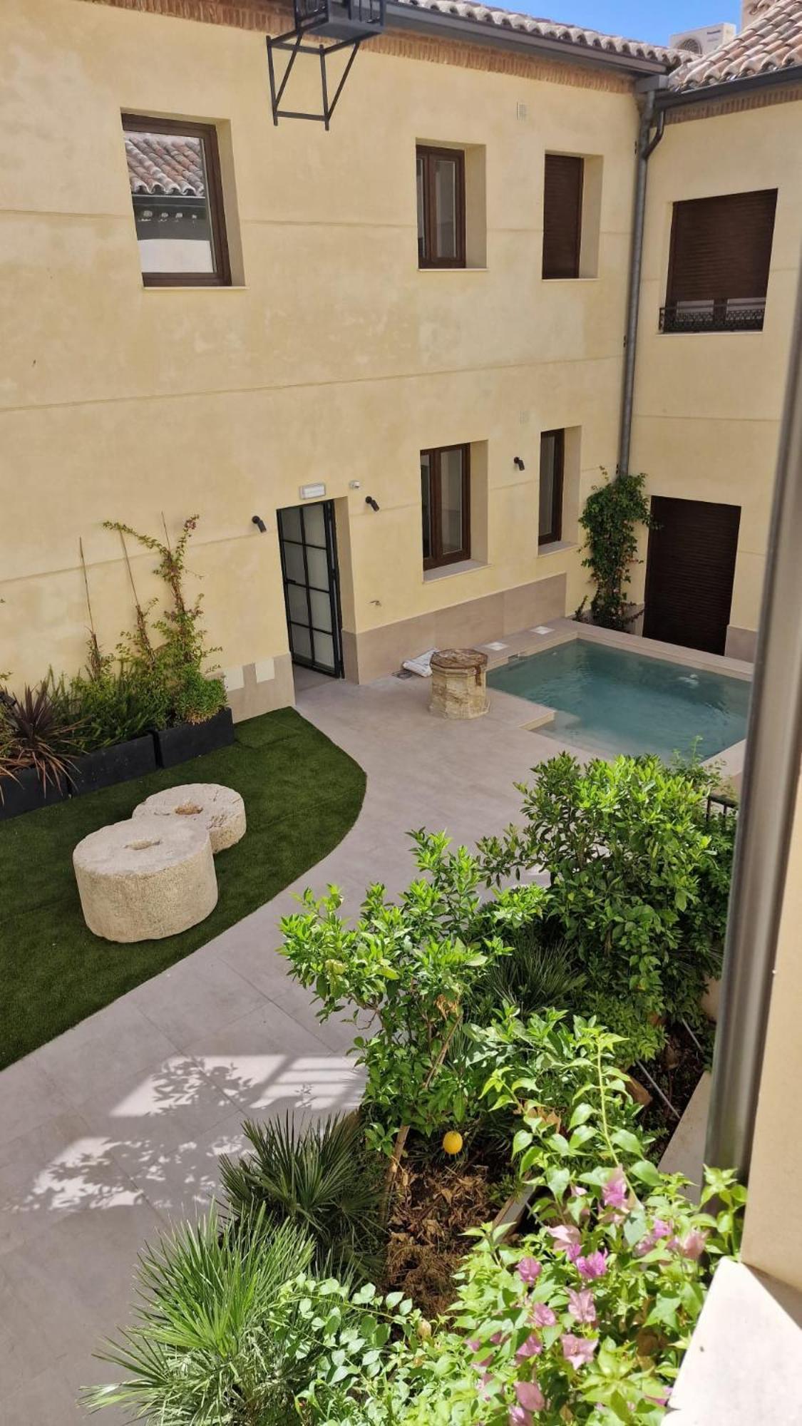 Апартаменты Apartamento En Toledo Bagu Экстерьер фото