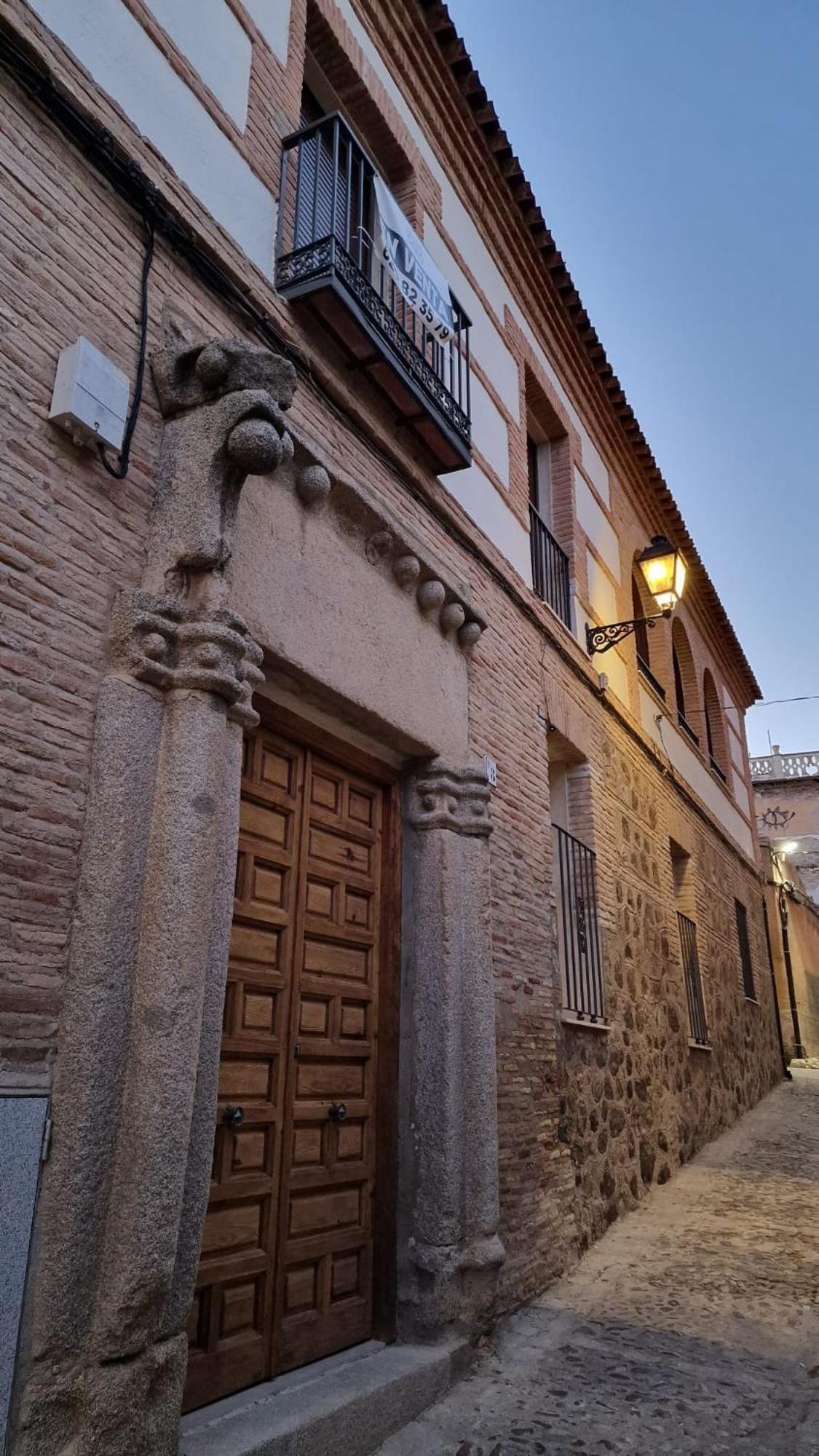Апартаменты Apartamento En Toledo Bagu Экстерьер фото